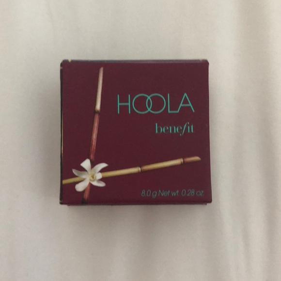 HOOLA benefit matte powder bronzer